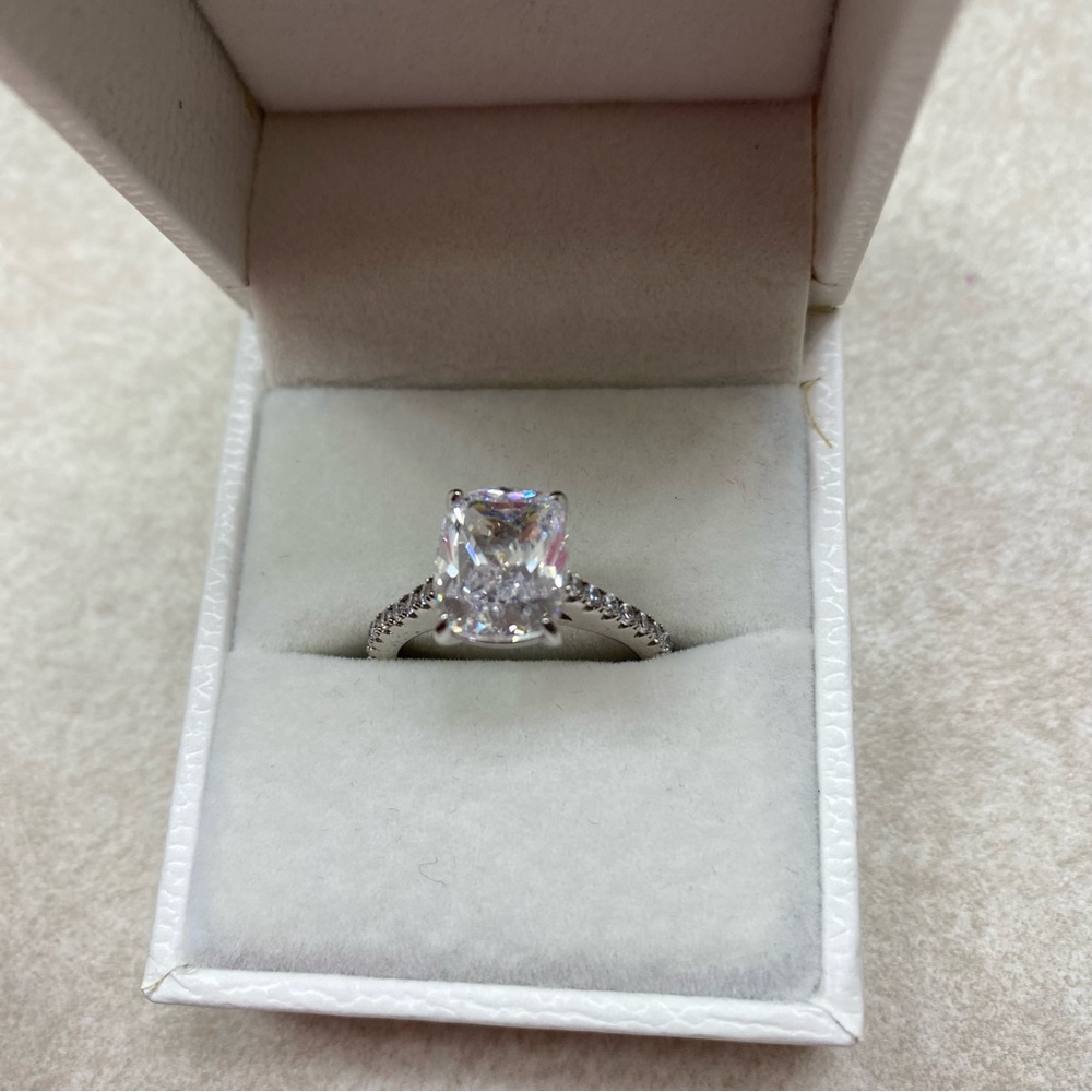 Bo Dream Engagement Ring 3 Carat